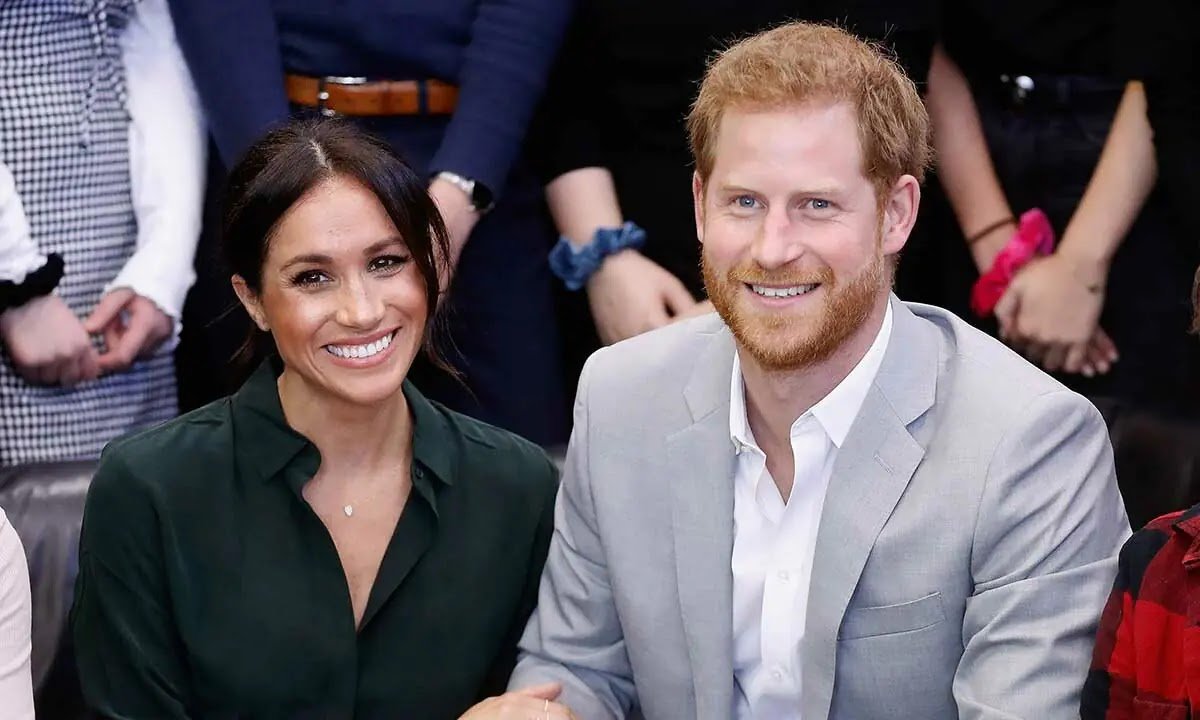 The Sussexes' Christmas Card 2021 Lilibet to be Seen for the First Time?