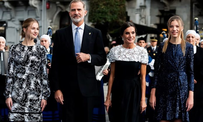 Queen Letizia Shares Family Christmas Card - And It's Very Autumnal