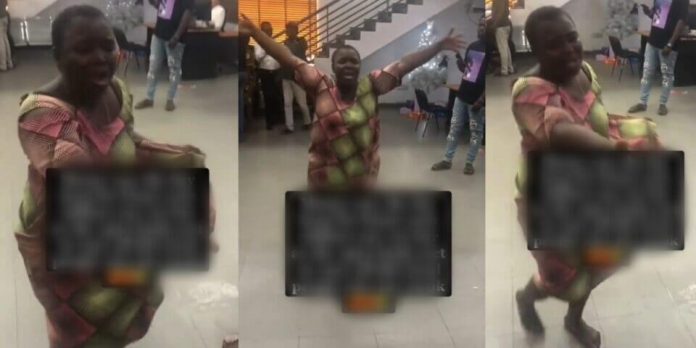 Woman creates a scene in a bank after the N600k in her account disappeared (video)