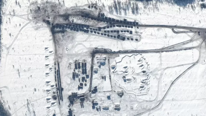 Shocking Satellite Pics Show New Russian Military Camp Near Ukrainian Border 