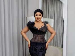 109 VL: Classy Lace gown for Curvy Ladies - 17+ outfit Ankara/Asoebi Lace