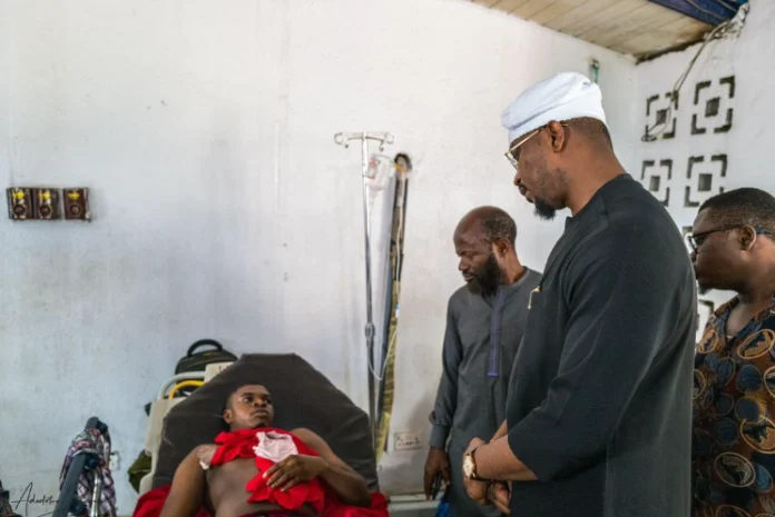 Gbadebo Rhodes-Vivour Visits Victims Of Election Violence In Hospital