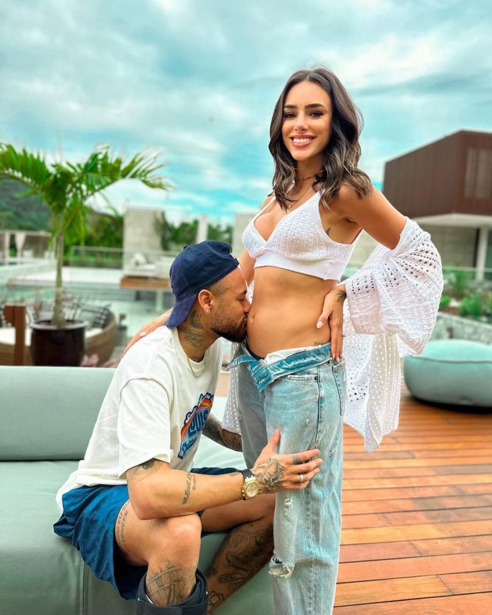 Footballer Neymar And Is Girlfriend Bruna Biancardi Announce They Are Expecting Their First Child Together With Lovely Baby Bump Photos