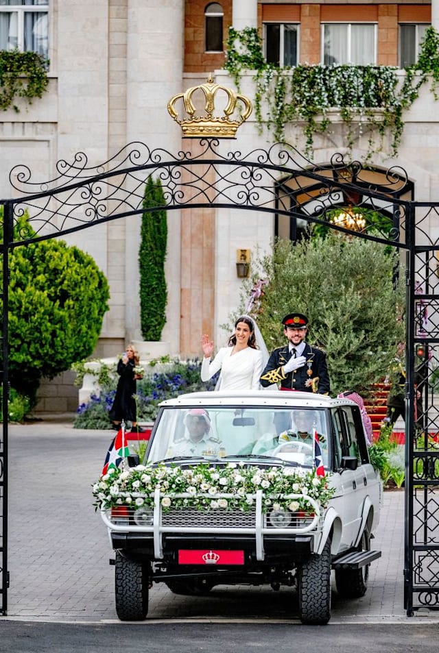 Photos: The Prince and Princess of Wales wow at Crown Prince Hussein ...