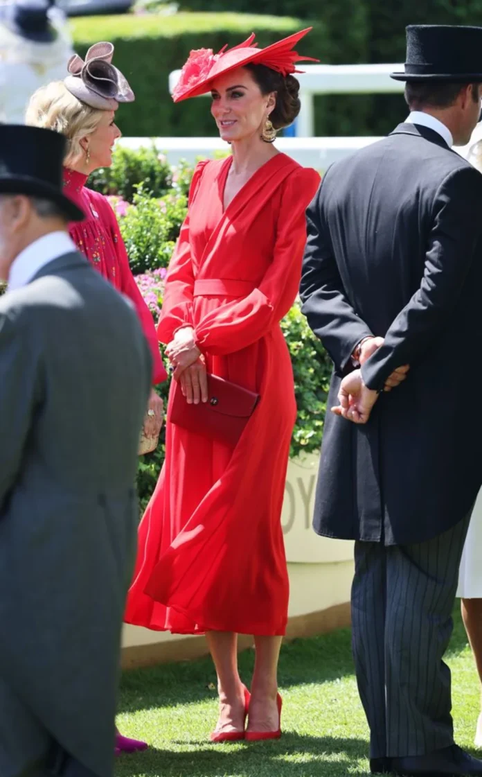 Princess Kate Dazzles With An Incredible Rare Vintage Bag At Royal Ascot