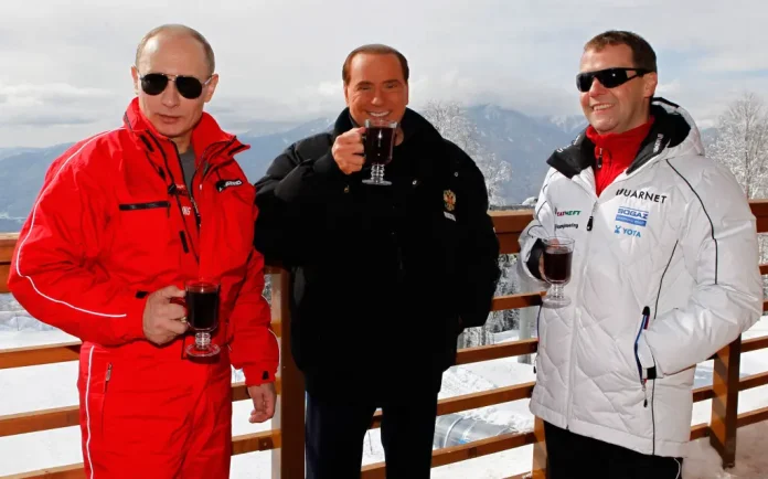 Putin Staff 'Are Starting The Day With A Bottle Of Vodka'