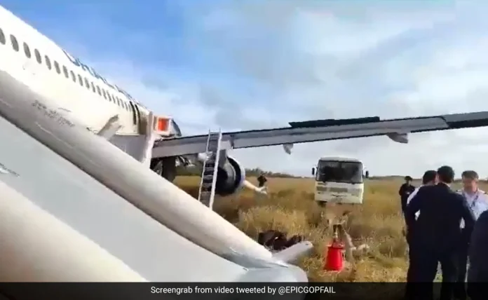 Shocking Moment Fist-Fight In The Aisle Forces Passenger Plane To Make Emergency Landing In Russia