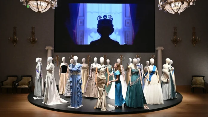 Princess Diana's 'The Crown' Wardrobe Is Going On Auction