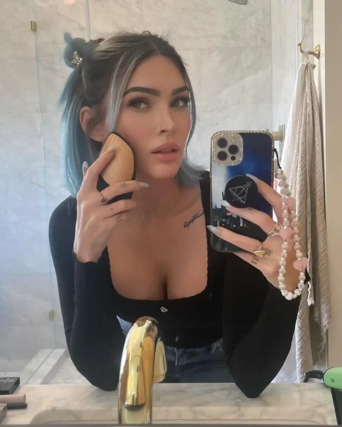 Megan Fox Unveils Bare-Faced Mirror Selfie, Discusses Coping With 'Acne-Prone' Skin And Scars: 'No Foundation In This Shot'