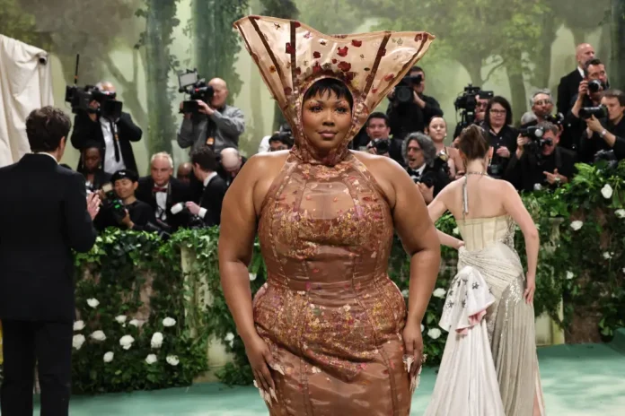 Lizzo Channels A Tree At The #Metgala With Her Cosplay