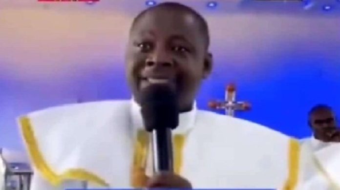 Pastor Halts Collection Of Offerings In His Church Due To Current Economic Hardship