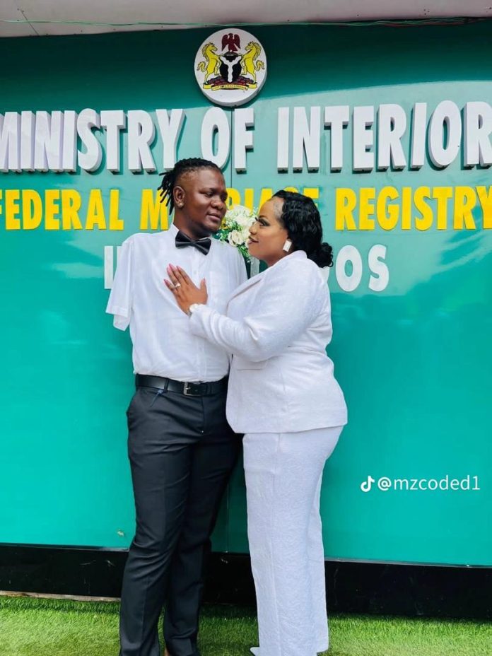 See Photos of Man Who Marries His Partner After He Lost Both Arms In An Accident While Working