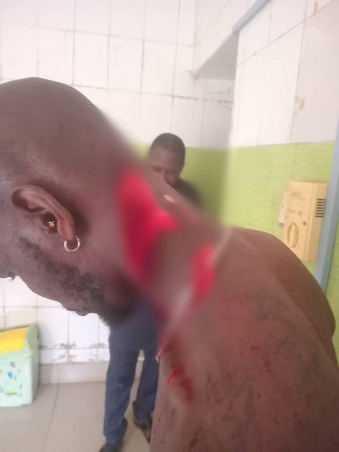 Oyo State: Boyfriend Stabs Girlfriend's Brother With Broken Bottle Over Phone