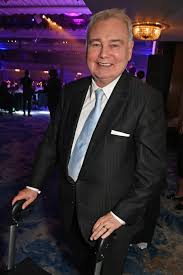 Eamonn Holmes FINALLY Stands Unaided After Admitting He Need Carers To ...